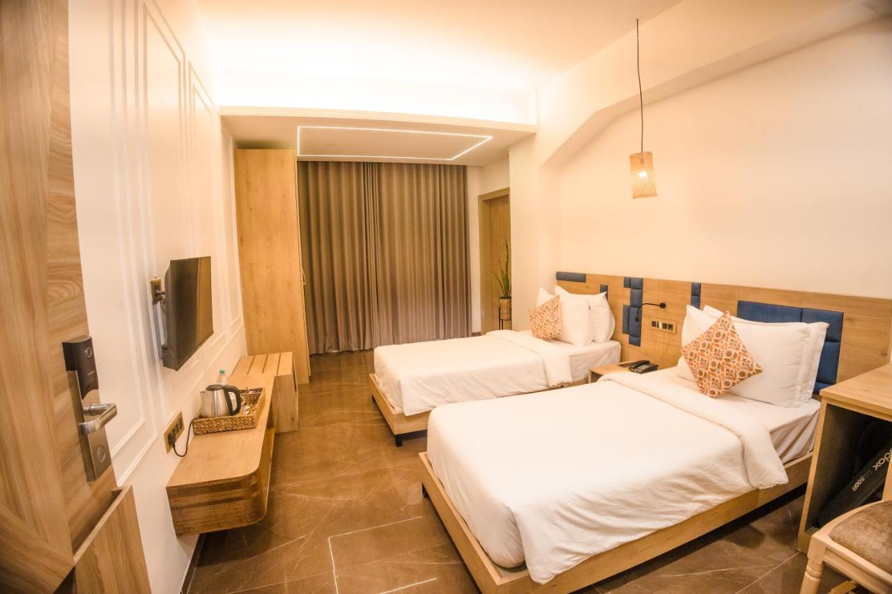 Hotel Mirana , Tinsukia Eksteriør billede